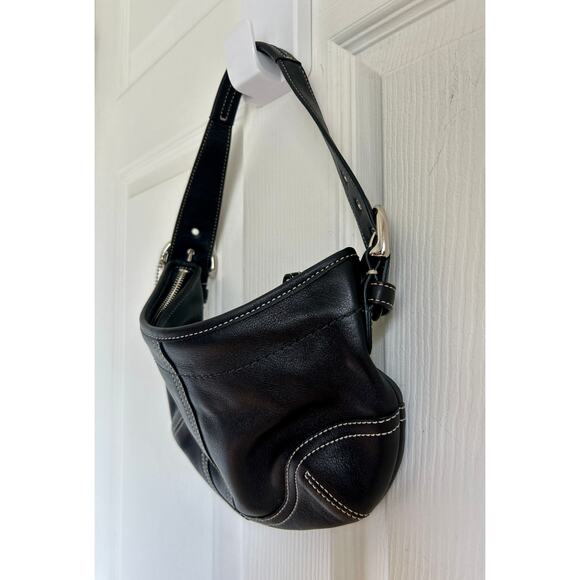 Vintage Coach Soho Small Black Leather Hobo Bag | Vintage Coach Purse - Picture 4 of 6